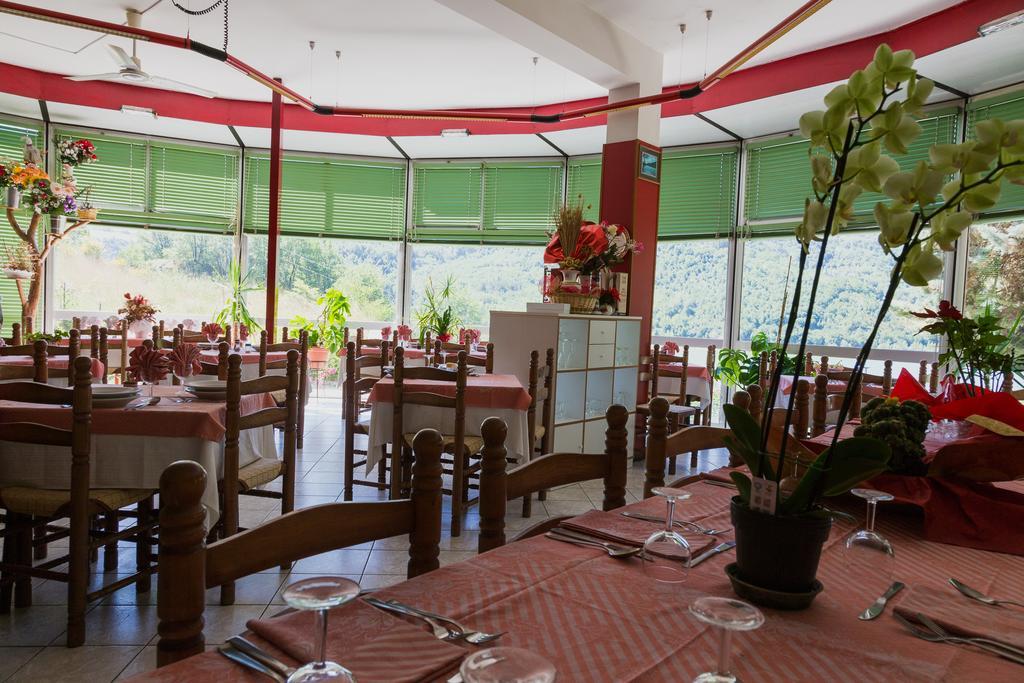 Albergo Ristorante Del Sole Camerino Exterior photo