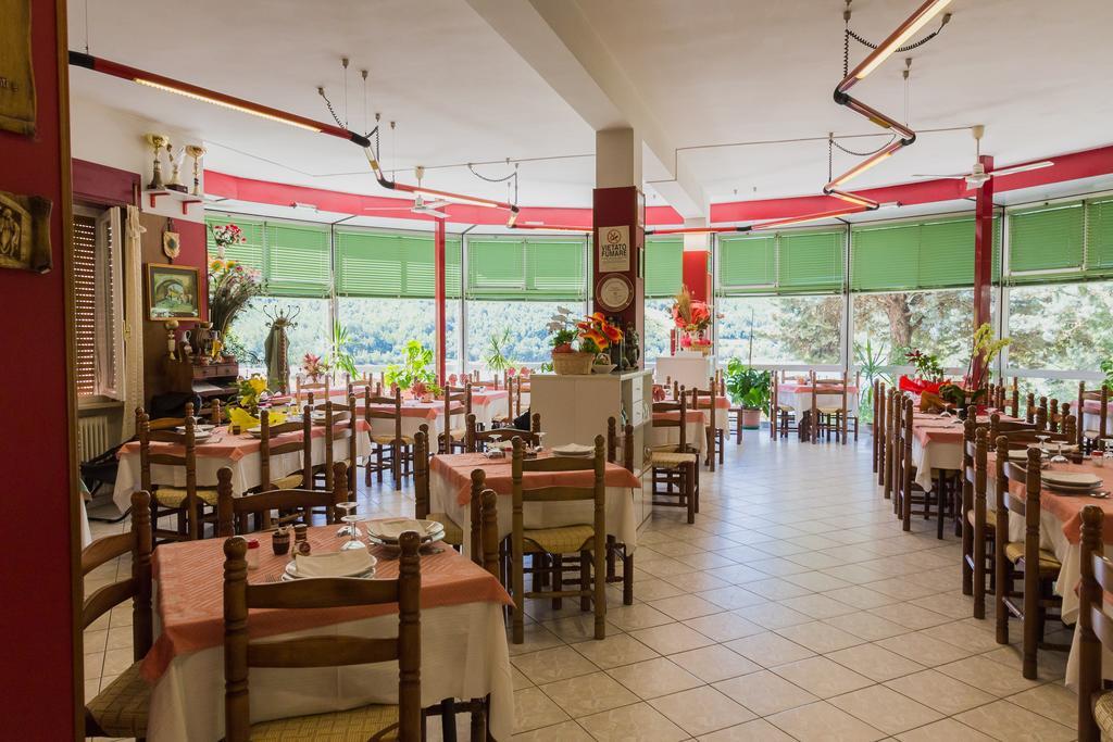 Albergo Ristorante Del Sole Camerino Exterior photo